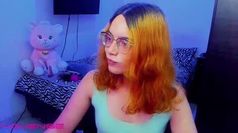 Lilly3 online show from September 2025 04:54:01 PM