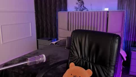 Lilly Ortiz online show from October 2025 08:07:01 PM