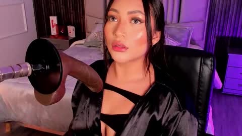 Lilly Ortiz online show from December 2025 05:20:01 PM