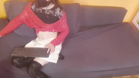Snapshot of lillysissi chatting on October 2025 09:11:01 AM Lilli Sissy SlutCat online show from October 2025 09:11:01 AM