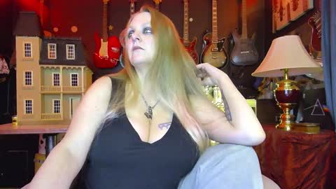 Lillyth Eden online show from February 2025 06:19:01 AM