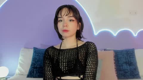 Lilou online show from January 2025 11:43:02 AM