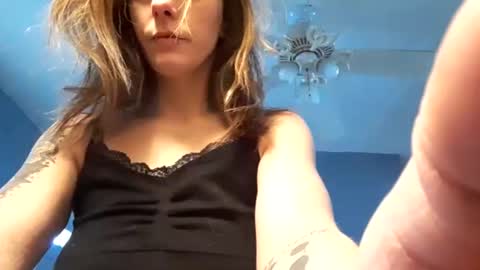 lilsirens11ut online show from December 2025 04:38:01 PM