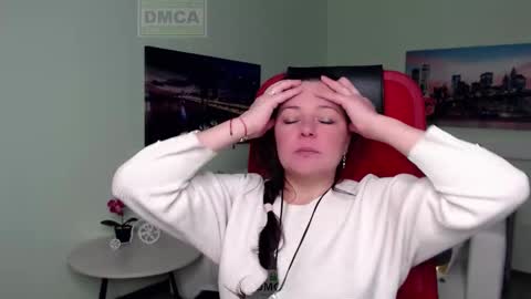 Lily online show from December 2025 05:05:01 AM