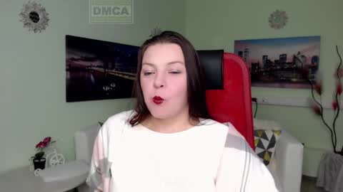 Lily online show from December 2025 05:01:02 AM