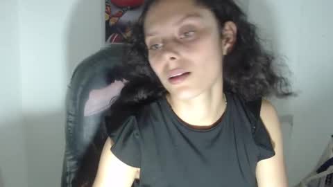 Snapshot of lily_jone chatting on October 2025 07:21:01 PM LILY online show from October 2025 07:21:01 PM