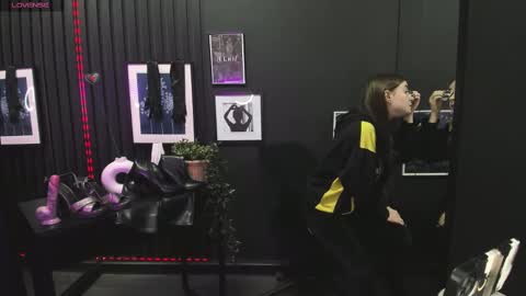 Lily online show from February 2025 07:26:01 AM