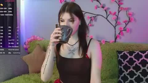 Snapshot of lily_qute chatting on May 2026 07:47:02 AM Lily online show from May 2026 07:47:02 AM