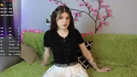 Snapshot of lily_qute chatting on May 2026 07:49:02 AM Lily online show from May 2026 07:49:02 AM
