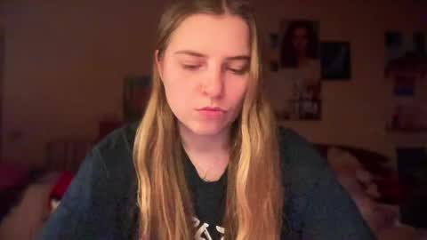 Snapshot of lily_smily chatting on March 2026 08:09:01 PM Lily online show from March 2026 08:09:01 PM