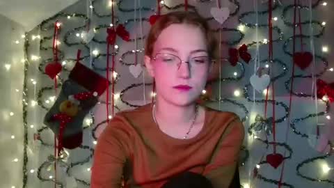 small lily online show from November 2025 06:08:01 PM