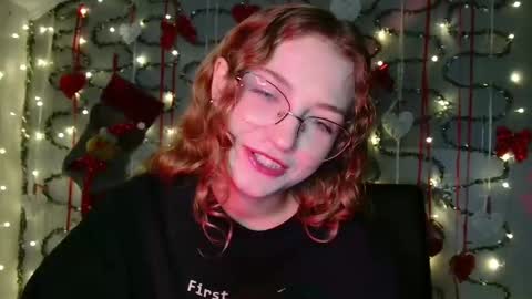 small lily online show from December 2025 06:13:02 PM