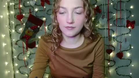 small lily online show from December 2025 06:14:01 PM