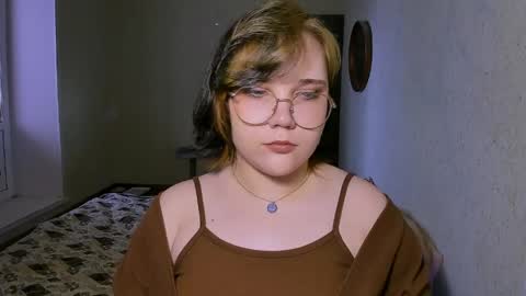 Lily online show from April 2026 12:16:02 PM