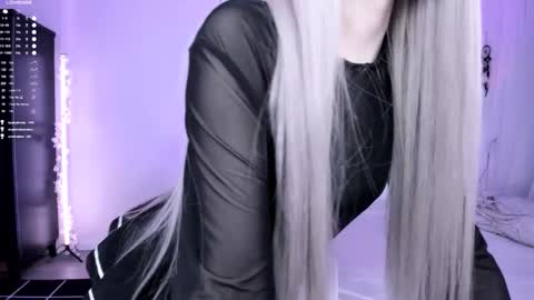 Snapshot of lily_weep chatting on March 2025 06:41:01 AM Lily online show from March 2025 06:41:01 AM