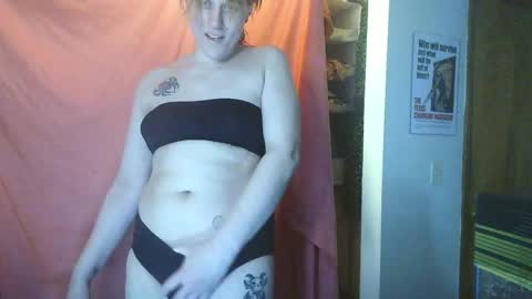 lilybvixen online show from April 2026 01:27:01 PM