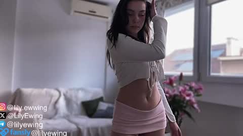 Snapshot of lilyewing_ chatting on May 2026 03:30:01 PM Lily online show from May 2026 03:30:01 PM