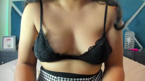 Sweetie Lily online show from April 2026 02:08:01 PM