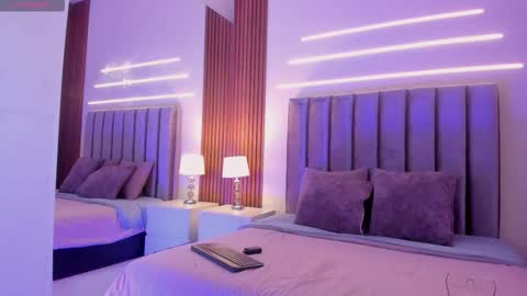 Lili online show from March 2026 12:01:01 PM