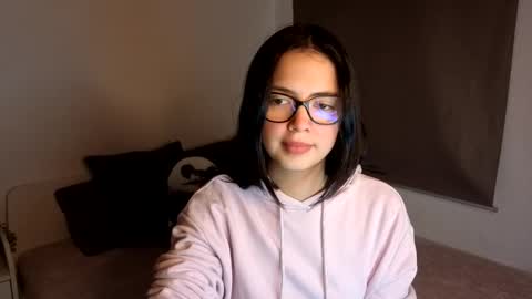 LillyPanda online show from November 2025 09:20:02 AM