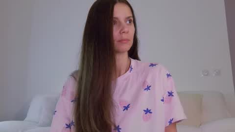 Lily online show from November 2025 04:00:01 AM