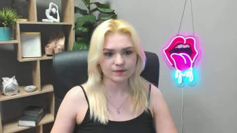 Lily online show from March 2026 07:25:02 AM