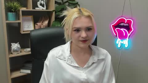 Lily online show from April 2026 06:33:01 AM