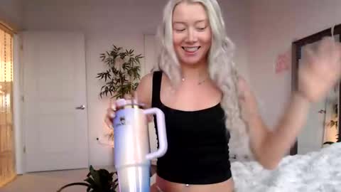 Lily Monroe online show from January 2026 01:05:02 PM