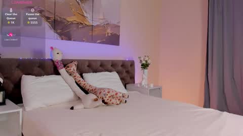 Lina blueeyed    GMT3 1100-1700 Mon Wed Thu Sat Sun online show from November 2025 09:20:02 AM