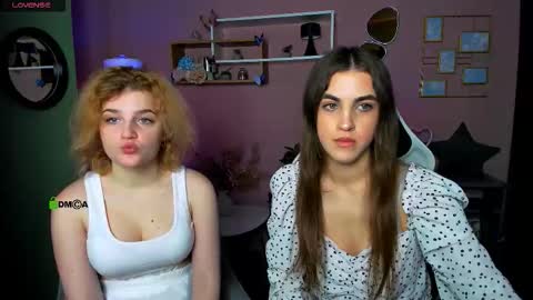 lina_fox12 online show from December 2025 01:16:02 PM
