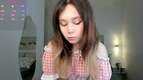 Snapshot of lina_glow711915 chatting on June 2026 06:48:02 AM LIna online show from June 2026 06:48:02 AM