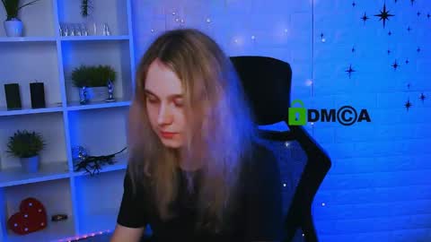 linaa_dolly online show from June 2026 01:33:01 PM