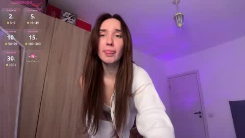 Lina online show from November 2025 07:36:02 PM