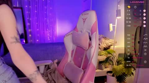 Lina online show from April 2026 11:59:02 AM