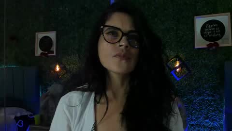 Lina  online show from February 2026 12:17:01 PM