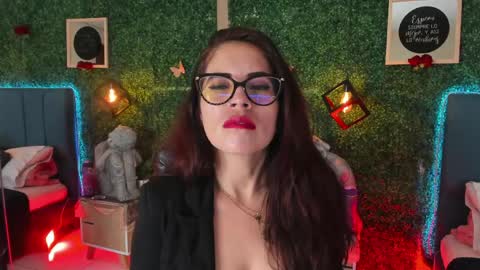 Lina  online show from April 2026 11:24:02 AM