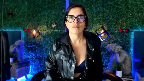Snapshot of linagh chatting on July 2026 11:27:01 AM Lina online show from July 2026 11:27:01 AM