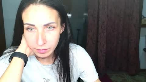 Snapshot of linalivee chatting on November 2025 04:50:01 PM LinaLivee online show from November 2025 04:50:01 PM