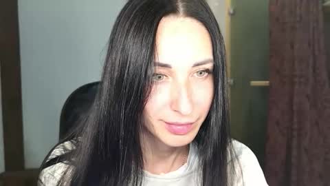 Snapshot of linalivee chatting on November 2025 06:18:01 PM LinaLivee online show from November 2025 06:18:01 PM