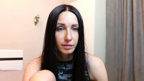 LinaLivee online show from June 2026 04:44:01 PM