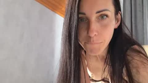 LinaLivee online show from July 2026 10:09:01 AM