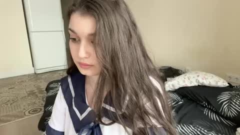 Snapshot of linamurrrr chatting on April 2026 10:02:01 AM Nicolas and Lina online show from April 2026 10:02:01 AM
