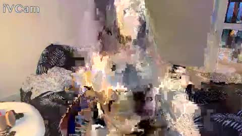 Snapshot of linamurrrr chatting on May 2026 12:52:01 AM Nicolas and Lina online show from May 2026 12:52:01 AM