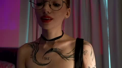 LinaVelle online show from May 2026 01:23:02 AM