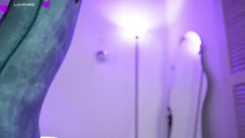 Lincy Rios  online show from November 2025 05:11:01 PM