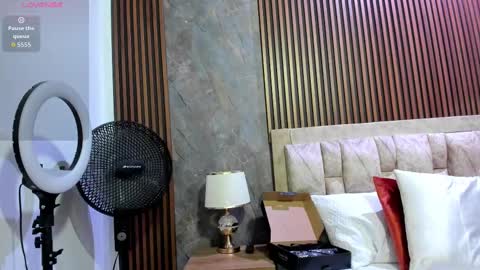 linda cabal online show from November 2025 09:03:02 PM