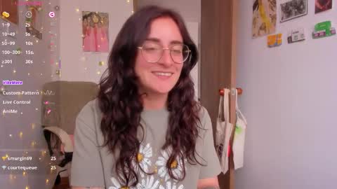 Giggles  online show from October 2025 08:43:02 PM