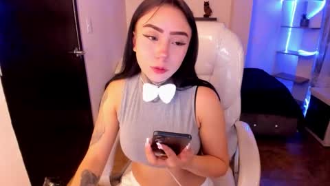 Lindaa maria  online show from October 2025 09:57:01 PM