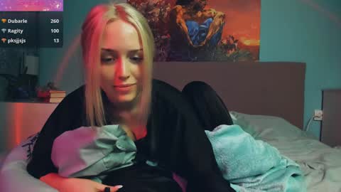 Linda online show from December 2024 10:23:01 PM