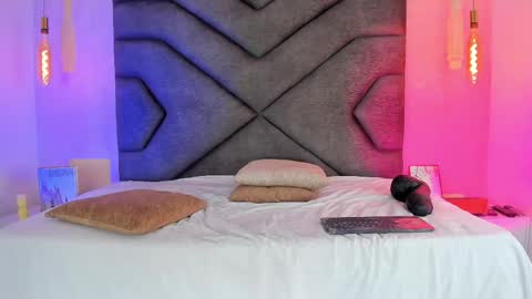 Linda Saenz online show from April 2026 06:10:01 PM